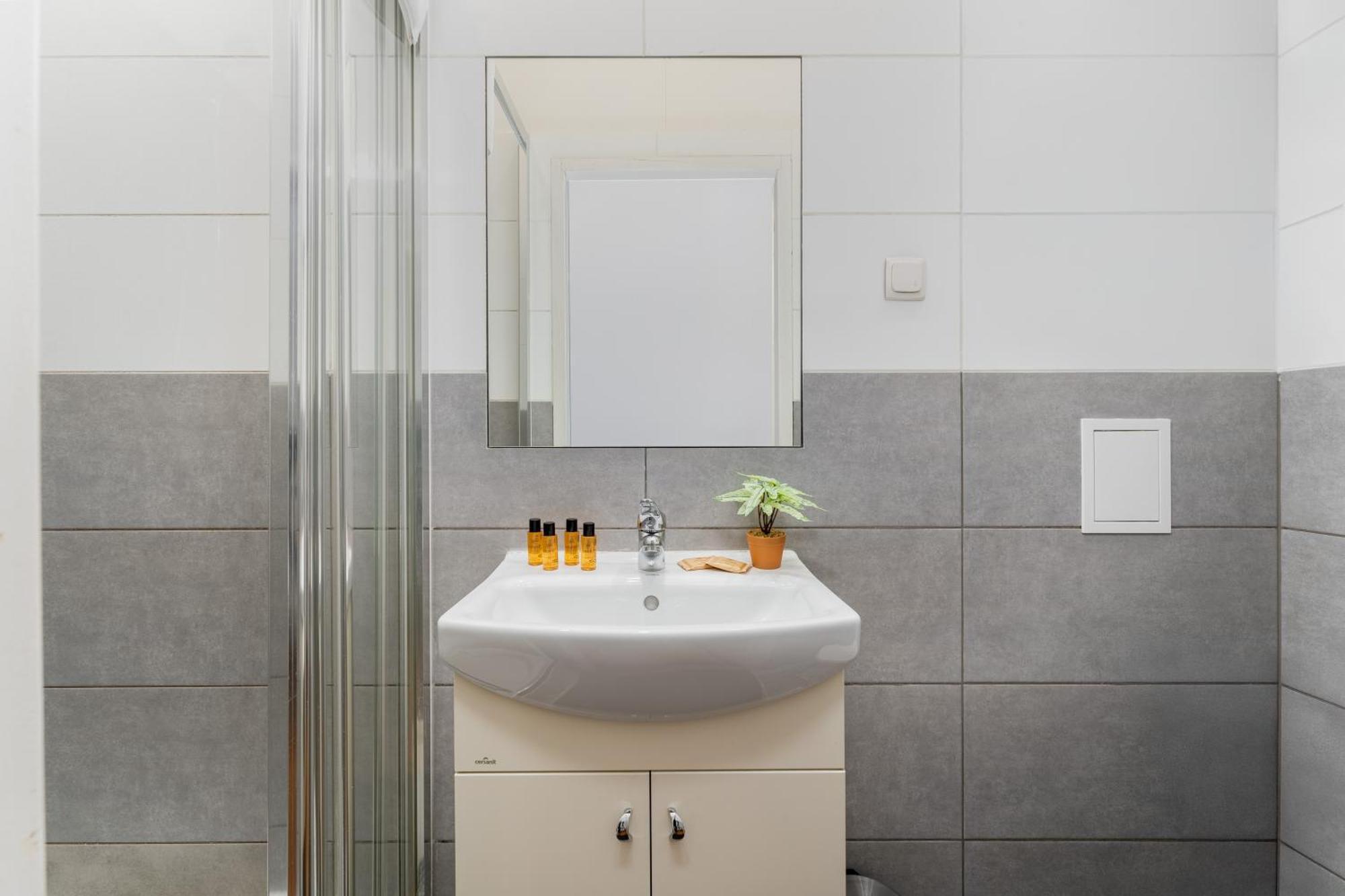 Cracow Urban Haven Apartment Krakau